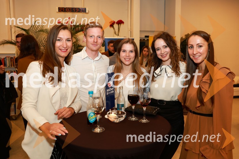 Poslovna liderka in poslovni lider leta 2023