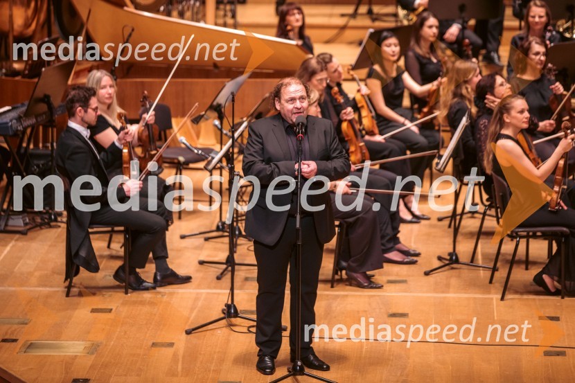  Darko  Brlek, direktor in umetniški vodja, Festival Ljubljana37. Slovenski glasbeni dnevi, otvoritveni koncert