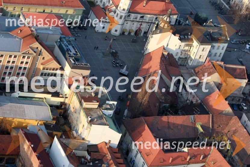 Središče mesta Maribor: Mariborski grad, nekdanja Mariborska mestna hranilnica, trg Svobode in Vetrinjska ulica, Astoria, Hotel OrelMaribor in okolica iz zraka