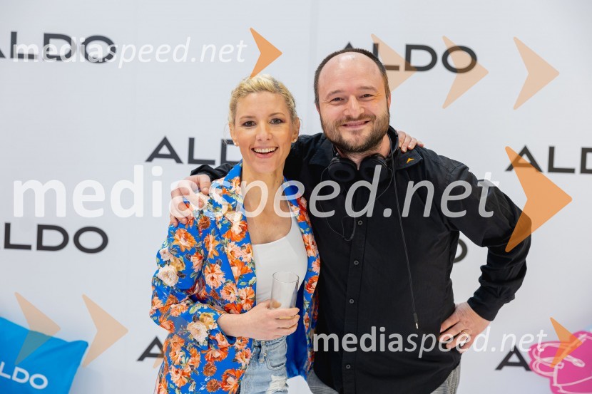  Suzana  Kozel, voditeljica, Jutro na Planetu;  Matjaž Vertuš, fotograf, snemalec, mediaspeed.netAldo trgovina odprla svoja vrata v trgovskem centru Supernova Ljubljana