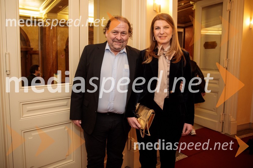  Darko  Brlek, direktor in umetniški vodja, Festival Ljubljana;  Janja LambergerTrubadur, premiera opere, SNG Opera in balet Ljubljana