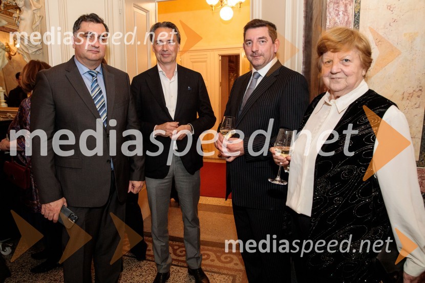  Peter Bohinc;  Tomislav  Čizmić, predsednik uprave, Mercator d.d.; dr. Aleš Musar, lastnik Ruske dače;  Marjeta MusarTrubadur, premiera opere, SNG Opera in balet Ljubljana