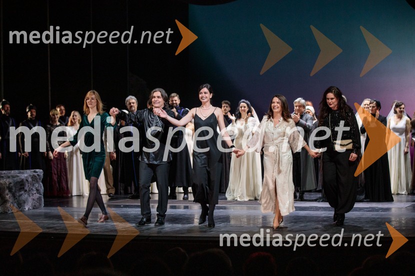  Neli Maraž;  Roberto Gianola, dirigent;  Ana Pandur, koreografinja;  Yulia  Roschina, režiserka;  Vasilija Fišer, scenografka in kostumografkaTrubadur, premiera opere, SNG Opera in balet Ljubljana