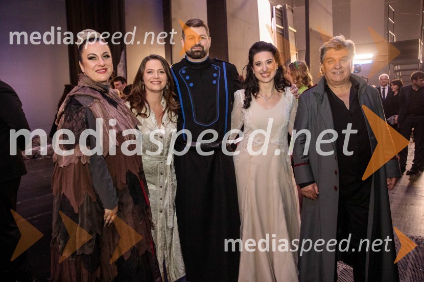   Monika Bohinec, mezzosopranistka;  Yulia  Roschina, režiserka;  Jure Počkaj, operni solist, nekdanji inšpektor orkestra ljubljanske Opere;  Elvira  Hasanagić, sopranistka;  Branko Robinšak, operni pevecTrubadur, premiera opere, SNG Opera in balet Ljubljana