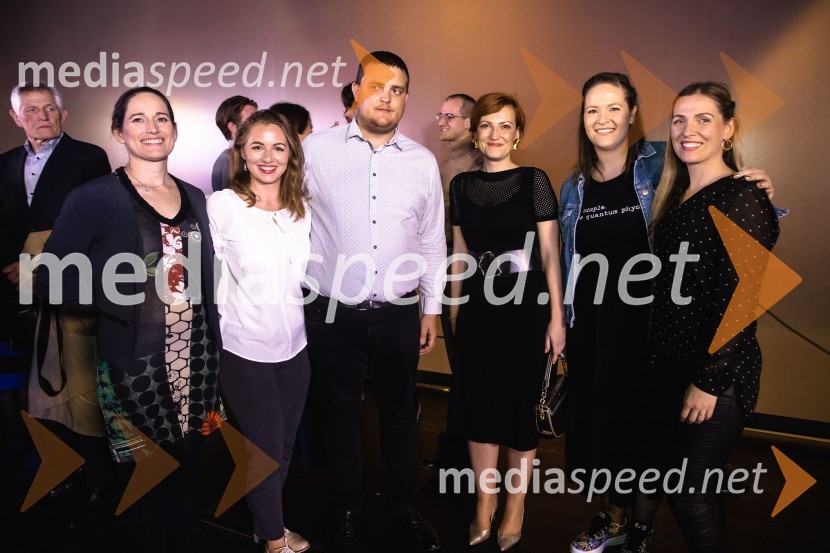  ... ;  Natalija Amina Bašić, pevka v opernem zboru, Opera Ljubljana;  ... ; dr. Asta Vrečko, ministrica za kulturo;  ... ;  ... Trubadur, premiera opere, SNG Opera in balet Ljubljana