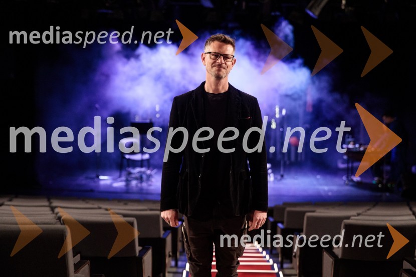  Tibor Mihelič Syed, direktor, Slovensko mladinsko gledališčePodvodni koncert, odprtje festivala Bobri