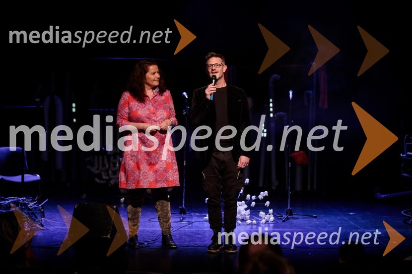 mag. Mateja Demšič, vodja oddelka za kulturo, Mestna občina Ljubljana;  Tibor Mihelič Syed, direktor, Slovensko mladinsko gledališčePodvodni koncert, odprtje festivala Bobri