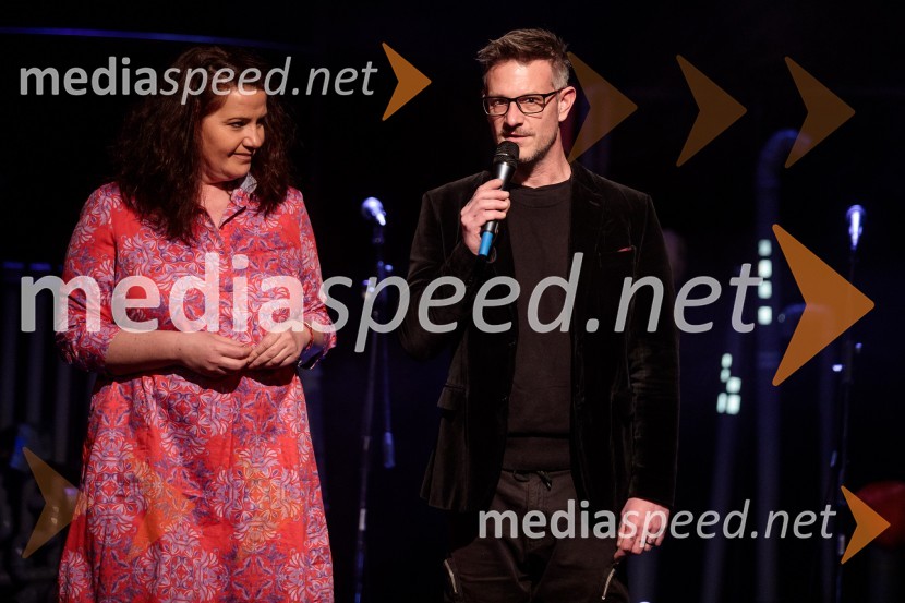 mag. Mateja Demšič, vodja oddelka za kulturo, Mestna občina Ljubljana;  Tibor Mihelič Syed, direktor, Slovensko mladinsko gledališčePodvodni koncert, odprtje festivala Bobri