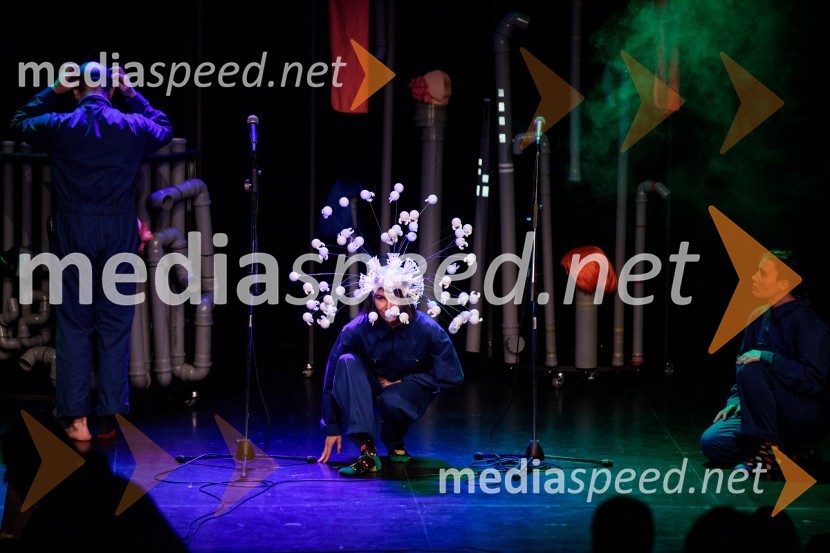  Barbara  Kanc, plesalka, igralkaPodvodni koncert, odprtje festivala Bobri