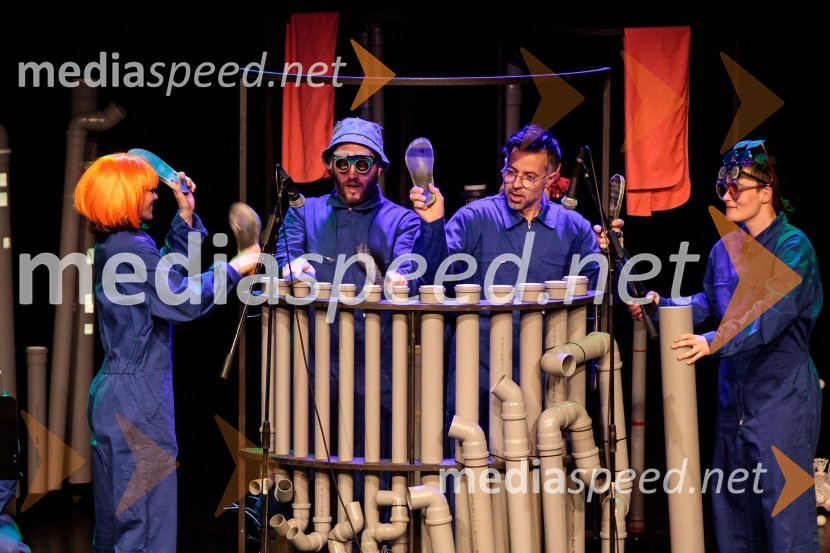  Barbara  Kanc, plesalka, igralka;  Tines Špik, igralec;  Blaž  Celarec, glasbenik;  Veronika Valdés, igralkaPodvodni koncert, odprtje festivala Bobri