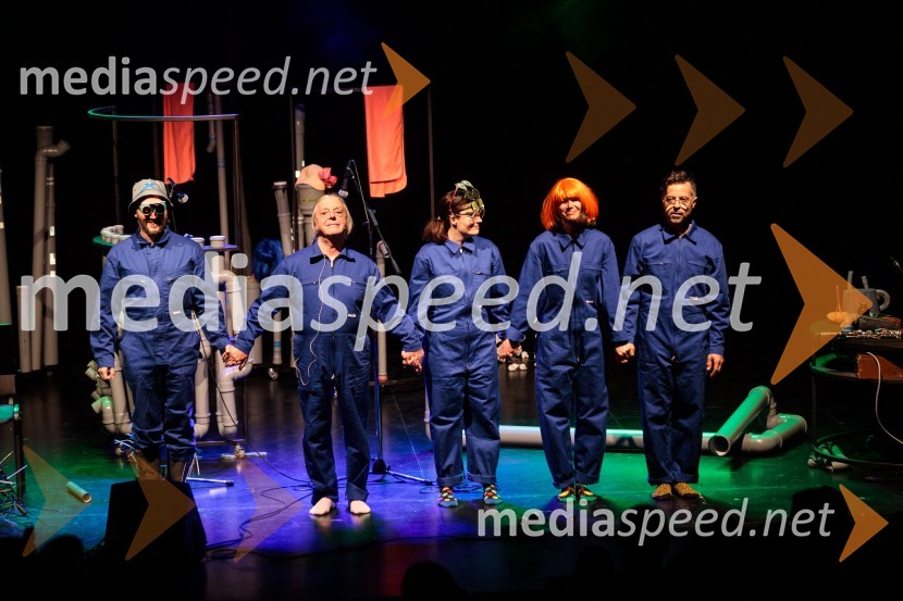  Tines Špik, igralec;  Andrej Rozman Roza,  igralec, pisatelj;  Veronika Valdés, igralka;  Barbara  Kanc, plesalka, igralka;  Blaž  Celarec, glasbenikPodvodni koncert, odprtje festivala Bobri