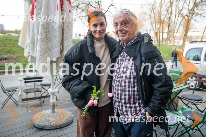  Veronika Valdés, igralka;  Andrej Rozman Roza,  igralec, pisateljPodvodni koncert, odprtje festivala Bobri