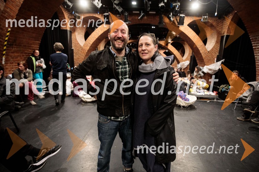  Tines Špik, igralec;  Katja Somrak, koreografinjaPodvodni koncert, odprtje festivala Bobri