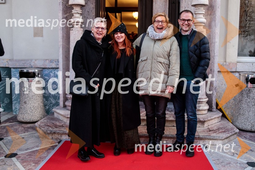  Mirjam Drnovšček, direktorica, SNG Nova Gorica;  Eva Belčič, vodja marketinga in odnosov z javnostmi, Prešernovo gledališče Kranj;  ... ;  ... 53. Teden slovenske drame, otvoritev