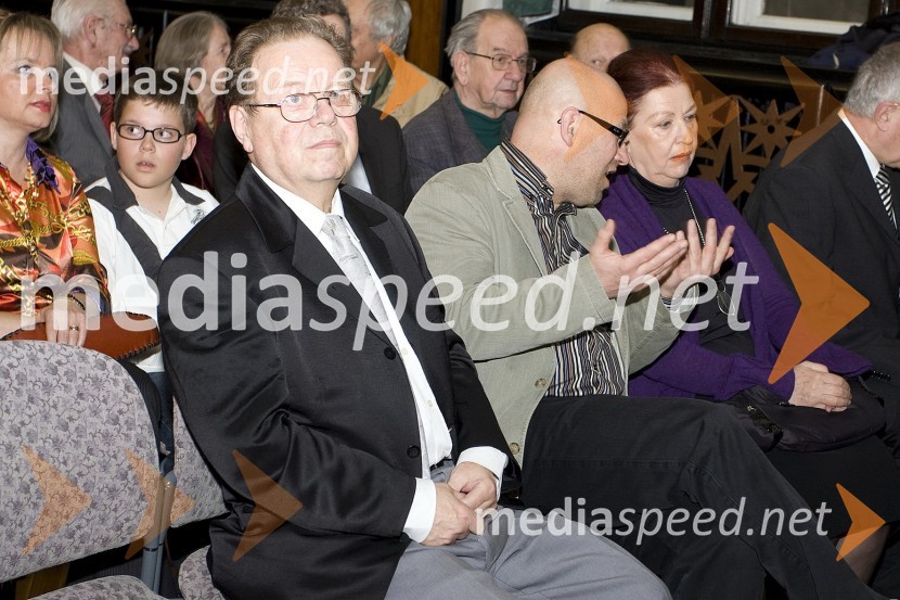 Peter Bedjanič, publicist in nagrajenec Sklada Josipa Jurčiča za leto 2008, Bernard Nežmah, novinar in nagrajenec Sklada Josipa Jurčiča za leto 2008 in Alenka Puhar, sociologinja in publicistikaPodelitev nagrad sklada Josipa Jurčiča