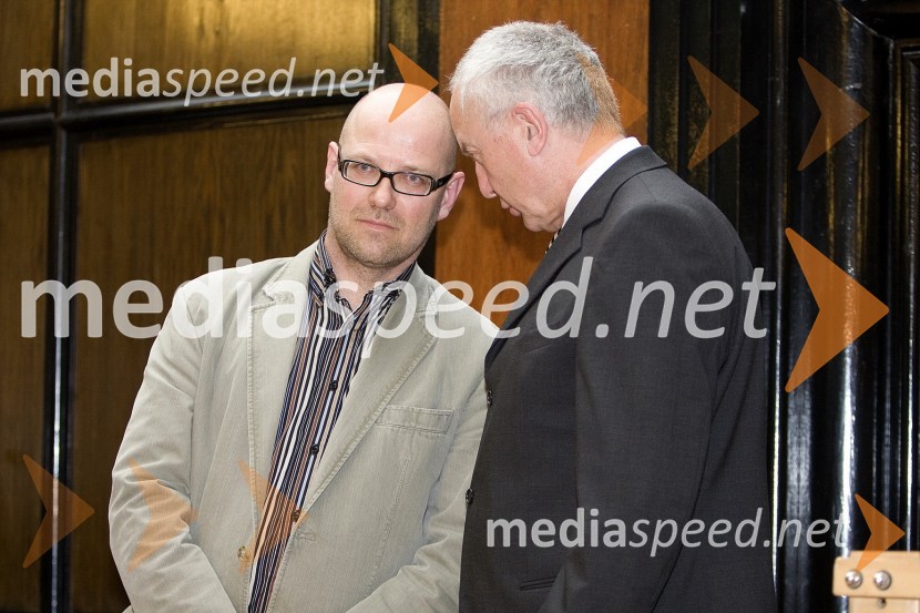 Bernard Nežmah, novinar in nagrajenec Sklada Josipa Jurčiča za leto 2008 in Drago Demšar, predsednik sklada Josipa JurčičaPodelitev nagrad sklada Josipa Jurčiča