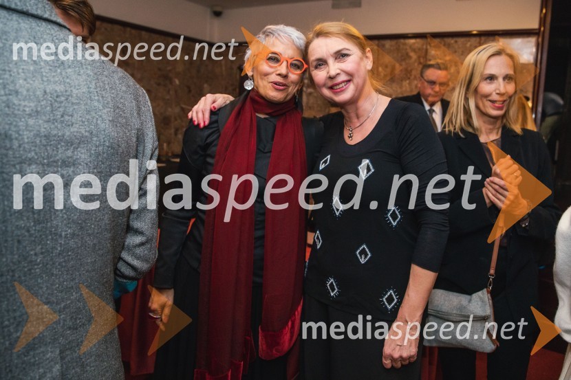  Alja Predan, dramaturginja SLG Celje, nekdanja umetniška direktorica Festivala Borštnikovo srečanje, selektorica festivala Dneva komedije;  Darja Reichman, igralka53. Teden slovenske drame, otvoritev