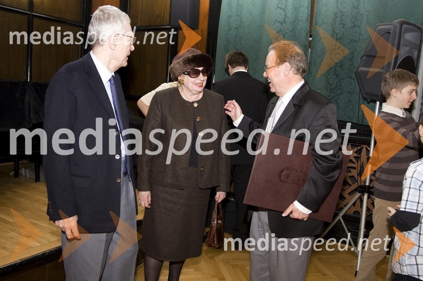 Dr. Lovro Šturm, nekdanji minister za pravosodje in njegova soproga Milica Šturm, pesnica in pisateljica ter Peter Bedjanič, publicist in nagrajenec Sklada Josipa Jurčiča za leto 2008Podelitev nagrad sklada Josipa Jurčiča