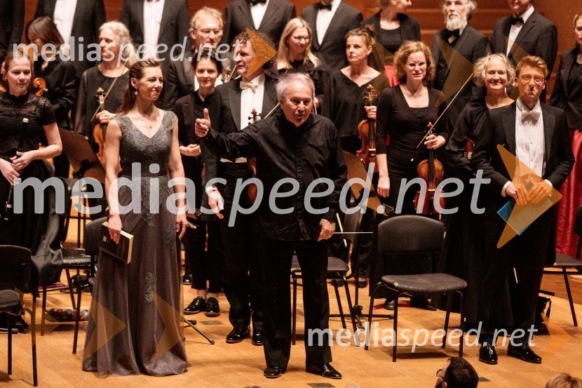  Elvira Bill, alt;  Frieder Bernius, dirigentKomorni zbor Stuttgart & Dvorna kapela Stuttgart, Cankarjev dom