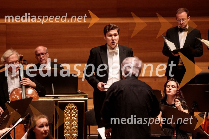  Patrick Grahl, tenor;  Frieder Bernius, dirigentKomorni zbor Stuttgart & Dvorna kapela Stuttgart, Cankarjev dom