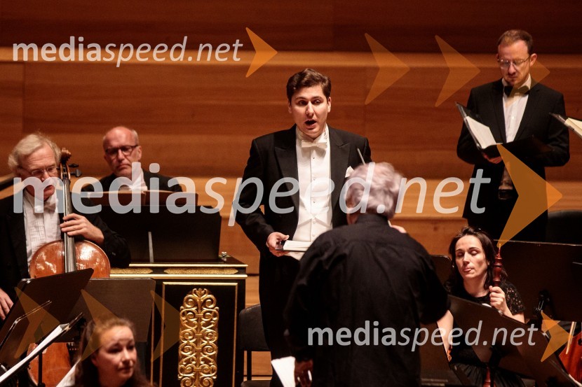  Patrick Grahl, tenor;  Frieder Bernius, dirigentKomorni zbor Stuttgart & Dvorna kapela Stuttgart, Cankarjev dom