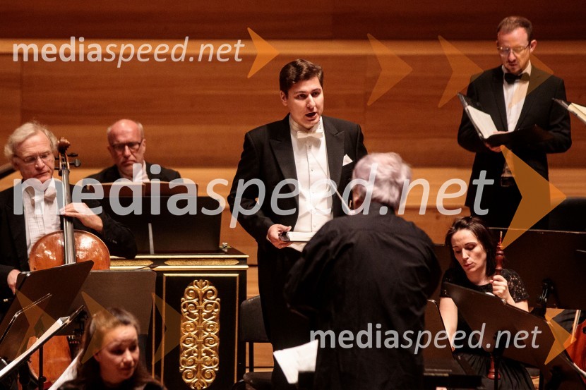  Patrick Grahl, tenor;  Frieder Bernius, dirigentKomorni zbor Stuttgart & Dvorna kapela Stuttgart, Cankarjev dom