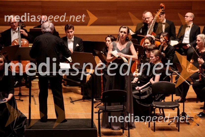  Frieder Bernius, dirigent;  Elvira Bill, altKomorni zbor Stuttgart & Dvorna kapela Stuttgart, Cankarjev dom