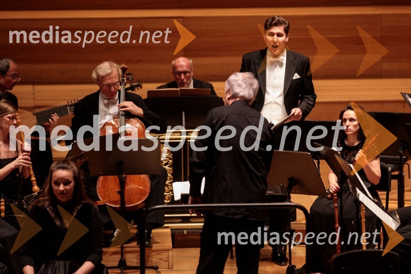  Frieder Bernius, dirigent;  Patrick Grahl, tenorKomorni zbor Stuttgart & Dvorna kapela Stuttgart, Cankarjev dom