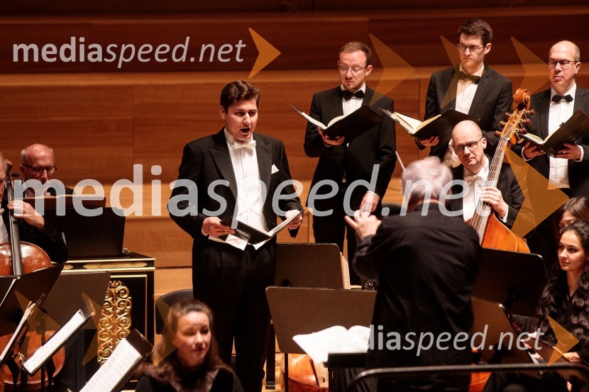 Patrick Grahl, tenor;  Frieder Bernius, dirigentKomorni zbor Stuttgart & Dvorna kapela Stuttgart, Cankarjev dom