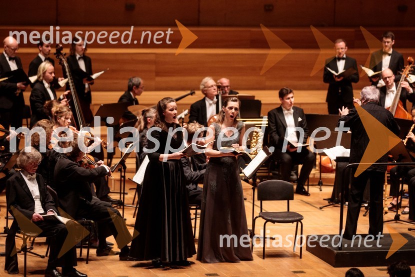  Miriam Feuersinger, sopran;  Elvira Bill, alt;  Frieder Bernius, dirigentKomorni zbor Stuttgart & Dvorna kapela Stuttgart, Cankarjev dom