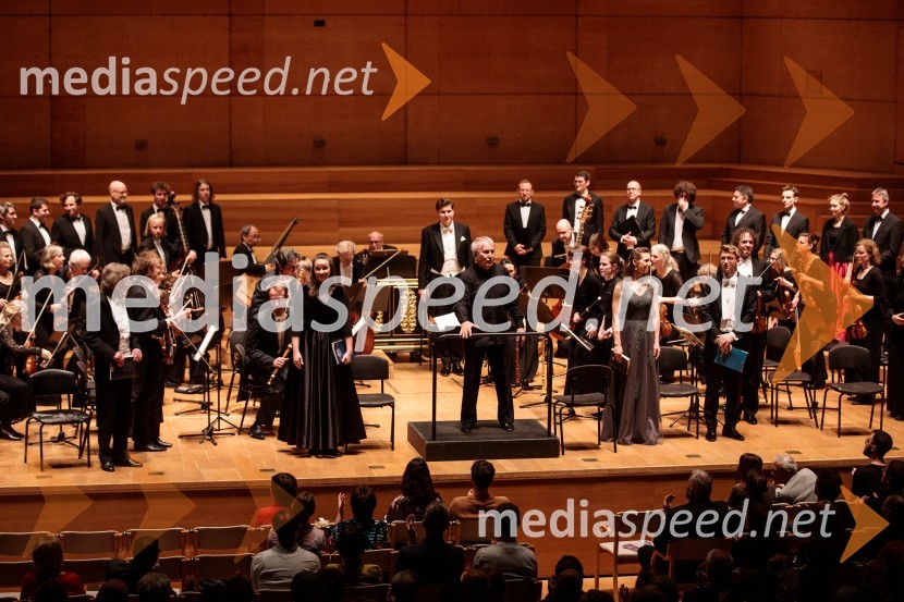  Gotthold Schwarz, Jezus;  Miriam Feuersinger, sopran;  Patrick Grahl, tenor;  Frieder Bernius, dirigent;  Elvira Bill, alt;  Jonas Müller, basKomorni zbor Stuttgart & Dvorna kapela Stuttgart, Cankarjev dom