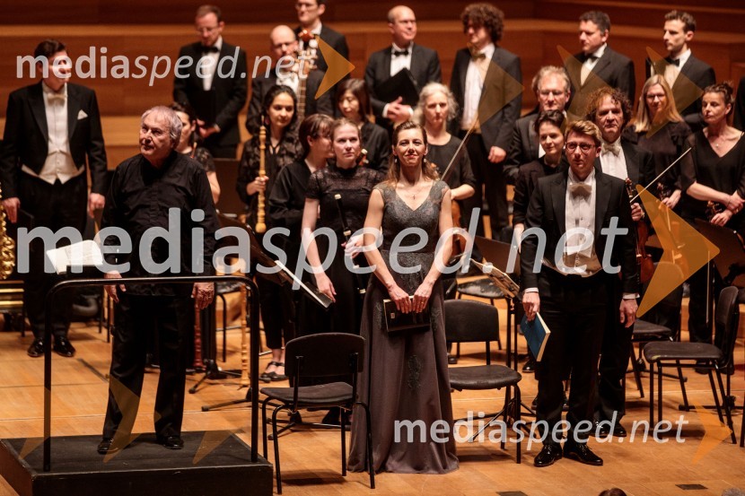  Frieder Bernius, dirigent;  Elvira Bill, alt;  Jonas Müller, basKomorni zbor Stuttgart & Dvorna kapela Stuttgart, Cankarjev dom