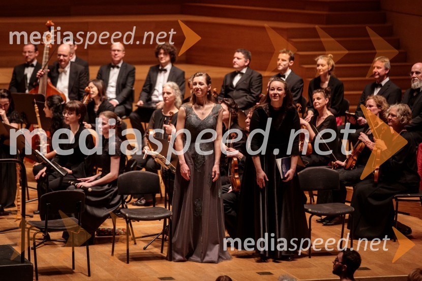  Elvira Bill, alt;  Miriam Feuersinger, sopranKomorni zbor Stuttgart & Dvorna kapela Stuttgart, Cankarjev dom