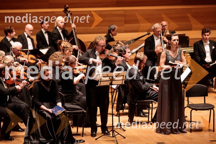  Miriam Feuersinger, sopran;  ... ;  Elvira Bill, altKomorni zbor Stuttgart & Dvorna kapela Stuttgart, Cankarjev dom