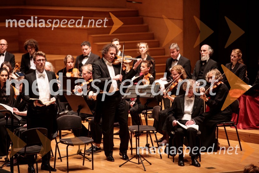  Jonas Müller, bas;  ... ;  Gotthold Schwarz, JezusKomorni zbor Stuttgart & Dvorna kapela Stuttgart, Cankarjev dom