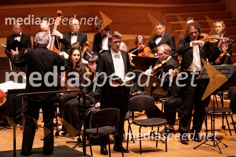  Frieder Bernius, dirigent;  Jonas Müller, bas;  ... Komorni zbor Stuttgart & Dvorna kapela Stuttgart, Cankarjev dom