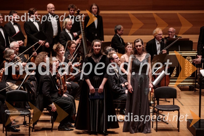  Miriam Feuersinger, sopran;  Elvira Bill, altKomorni zbor Stuttgart & Dvorna kapela Stuttgart, Cankarjev dom