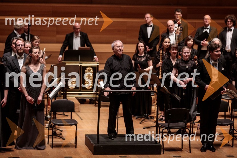  Elvira Bill, alt;  Frieder Bernius, dirigent;  Patrick Grahl, tenorKomorni zbor Stuttgart & Dvorna kapela Stuttgart, Cankarjev dom