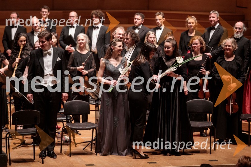  Patrick Grahl, tenor;  Elvira Bill, alt;  Miriam Feuersinger, sopranKomorni zbor Stuttgart & Dvorna kapela Stuttgart, Cankarjev dom