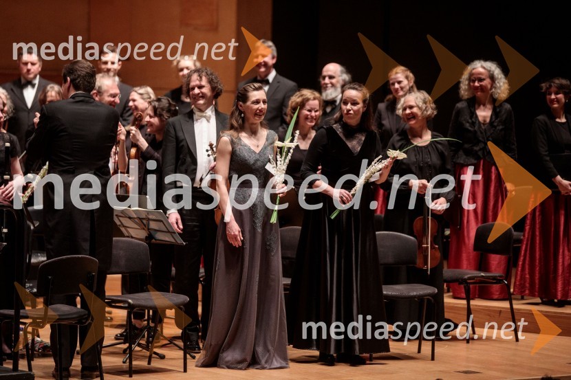  Elvira Bill, alt;  Miriam Feuersinger, sopranKomorni zbor Stuttgart & Dvorna kapela Stuttgart, Cankarjev dom