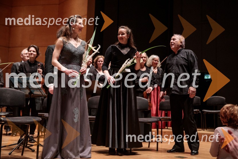  Elvira Bill, alt;  Miriam Feuersinger, sopran;  Frieder Bernius, dirigentKomorni zbor Stuttgart & Dvorna kapela Stuttgart, Cankarjev dom