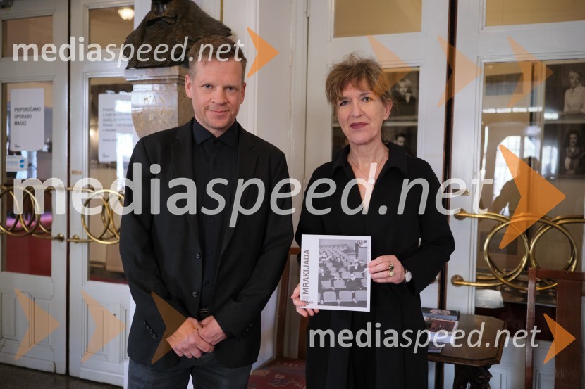  Luka Nabergoj, pomočnik ravnateljice SNG Drama Ljubljana;  Vesna Jurca Tadel, ravnateljice SNG Drama LjubljanaMrakijada, premiera drame v SNG Ljubljana