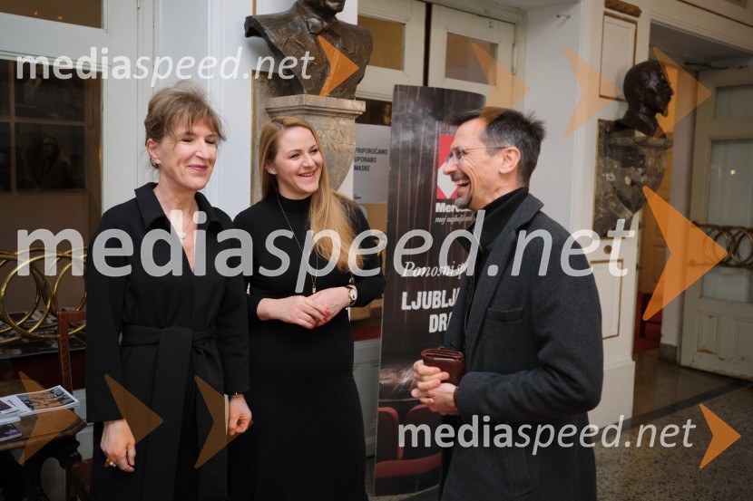  Vesna Jurca Tadel, ravnateljice SNG Drama Ljubljana;  Barbara Svetek, vodja službe za marketing SNG Drama Ljubljana;  ... Mrakijada, premiera drame v SNG Ljubljana