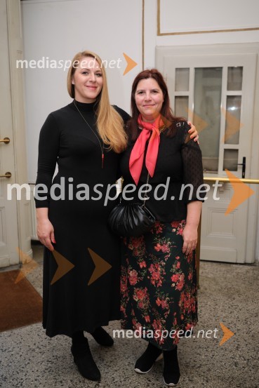  Barbara Svetek, vodja službe za marketing SNG Drama Ljubljana;  Teja Pelko, novinarka, Svet24Mrakijada, premiera drame v SNG Ljubljana