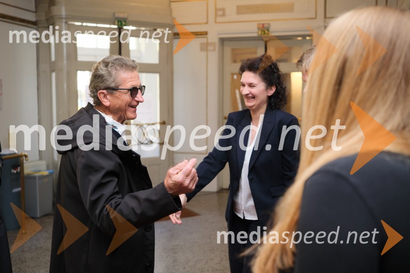 Dr. Brane Gaber, pediater;  Ema Peruš, vodja abonmajev SNG Drama LjubljanaMrakijada, premiera drame v SNG Ljubljana