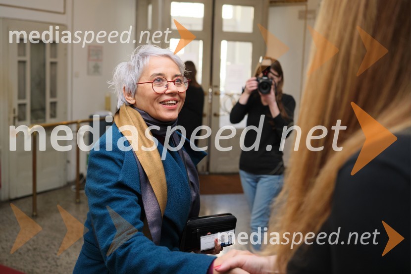  Alja Predan, dramaturginja SLG Celje, nekdanja umetniška direktorica Festivala Borštnikovo srečanje, selektorica festivala Dneva komedijeMrakijada, premiera drame v SNG Ljubljana