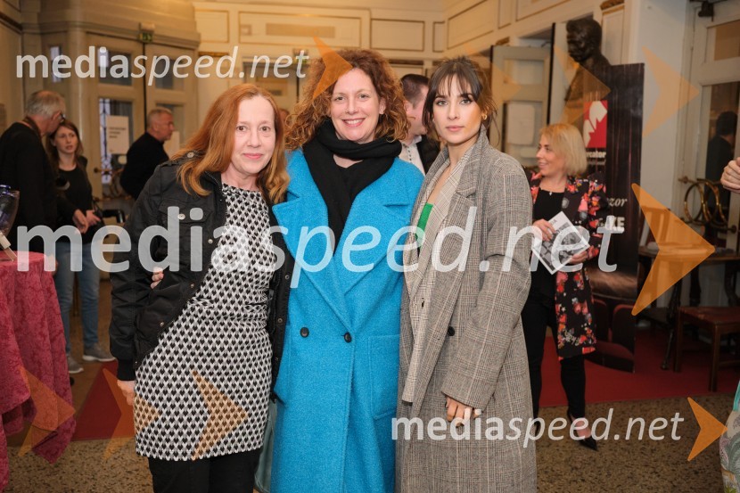  Barbara Vidovič, igralka;  Nina Violić, igralka;  Saša Pavlin Stošić, igralkaMrakijada, premiera drame v SNG Ljubljana