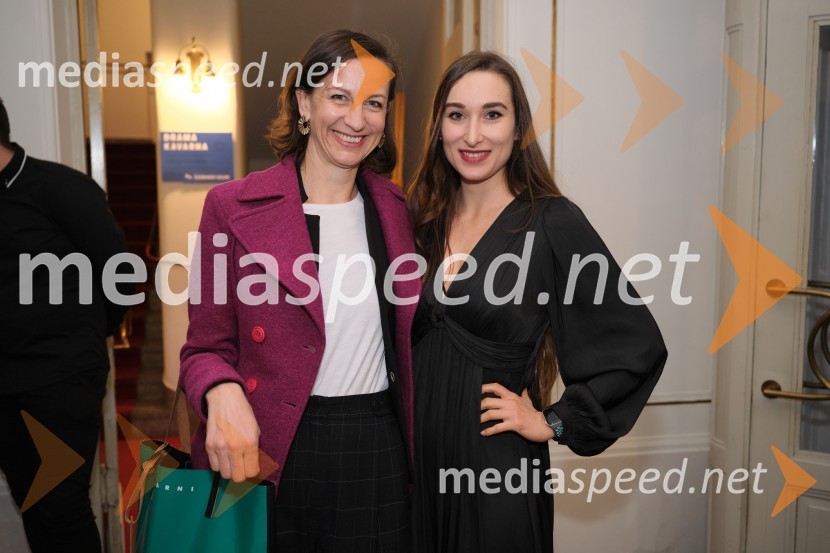  ... ;  Gaja Višnar, igralkaMrakijada, premiera drame v SNG Ljubljana