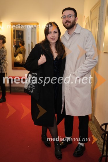  Brina Jenček, asistentka dramaturga;  ... Mrakijada, premiera drame v SNG Ljubljana