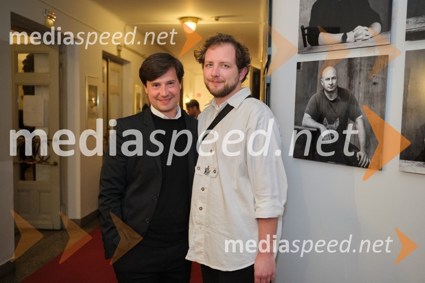  Mario Dragojević, igralec;  Jaka Smerkolj Simoneti, dramaturg in kritikMrakijada, premiera drame v SNG Ljubljana